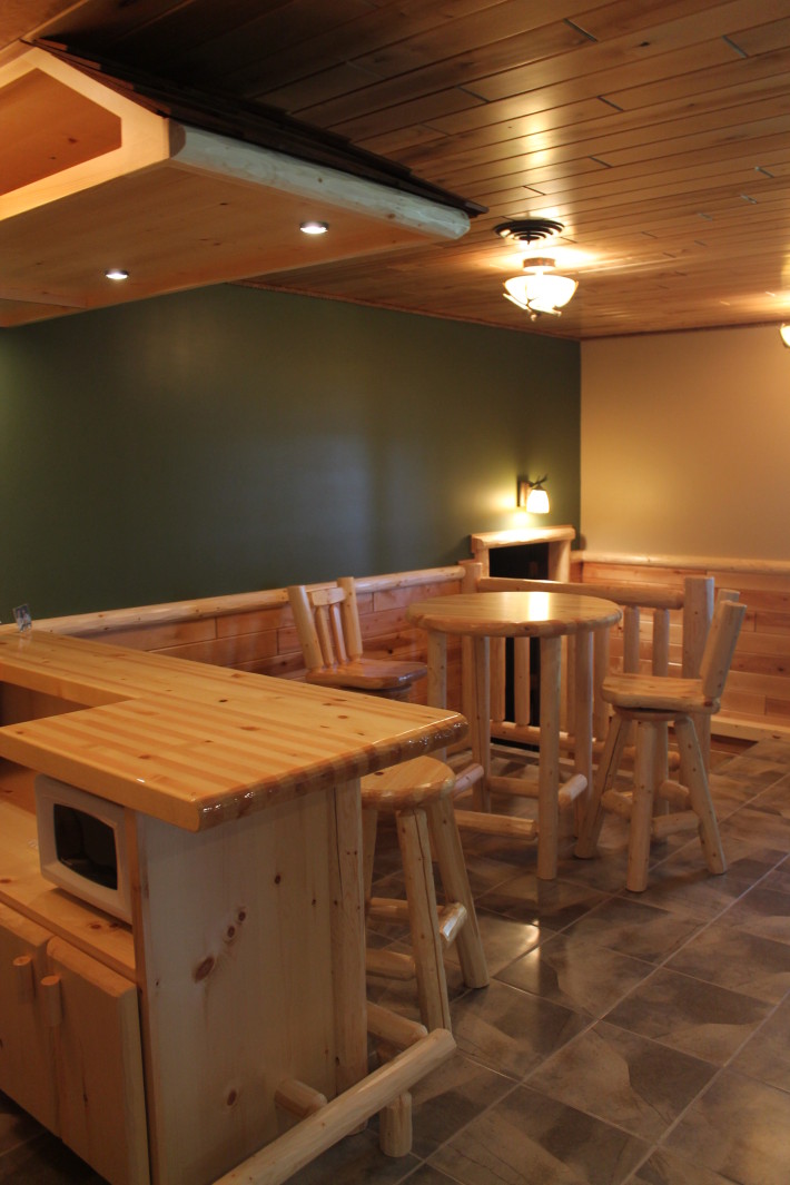 2848×4272 Neiters bar