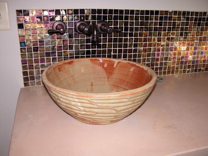270×230 Regan bathroom potter sink